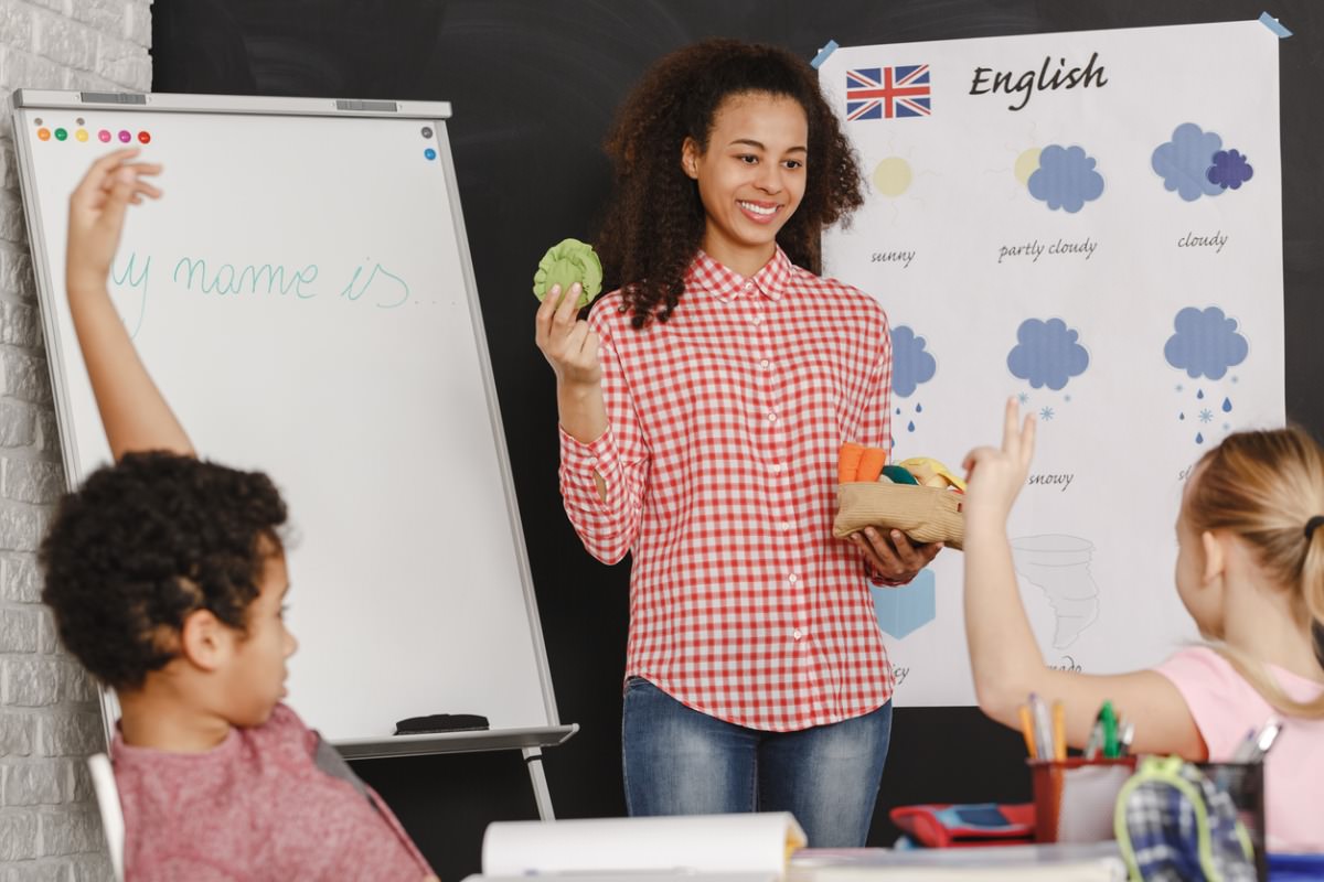 子供が通うなら英語塾と英会話教室どっち？両者の違いを比較