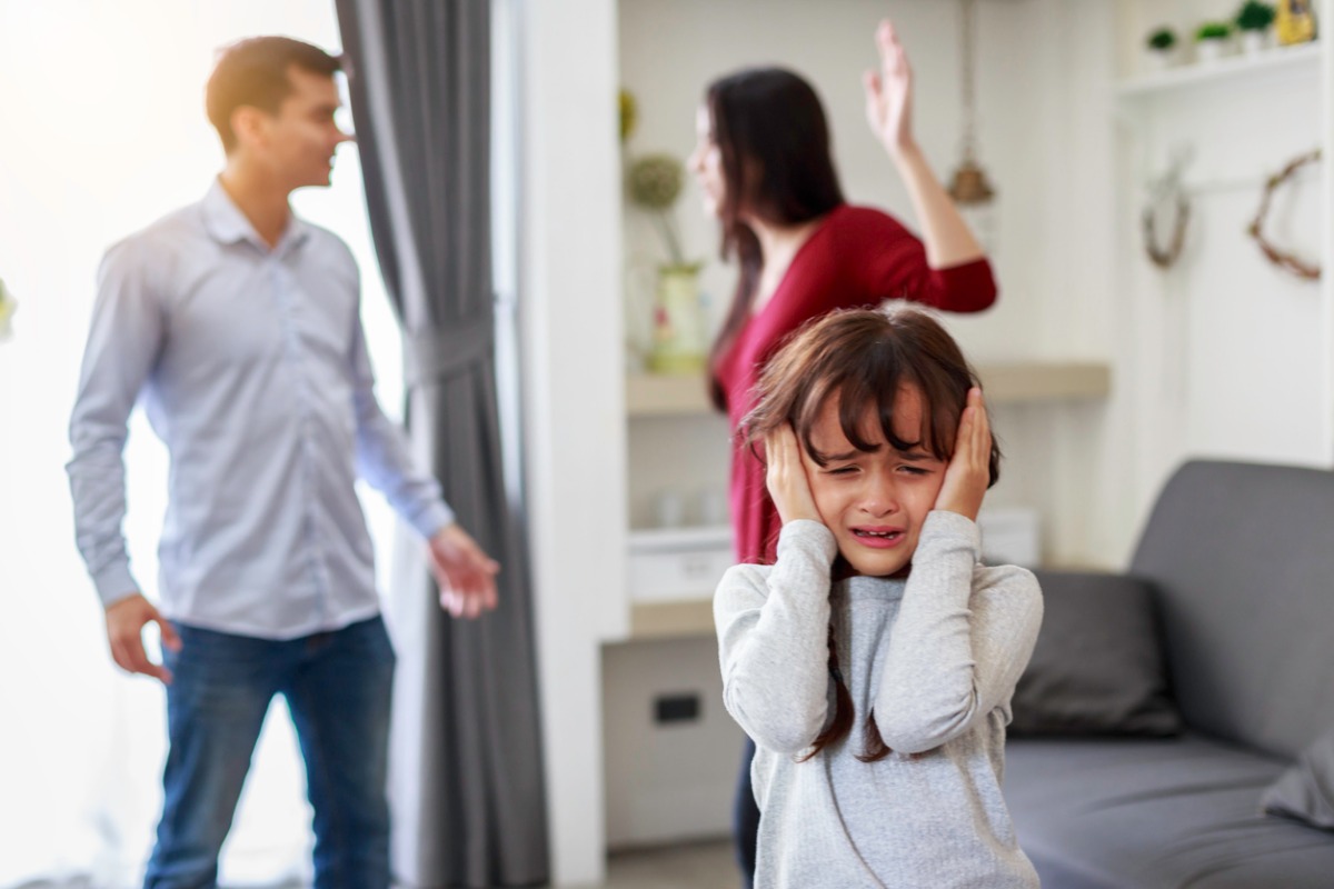 お父さんとお母さんが怖い……夫婦喧嘩が子供に与える影響とは？