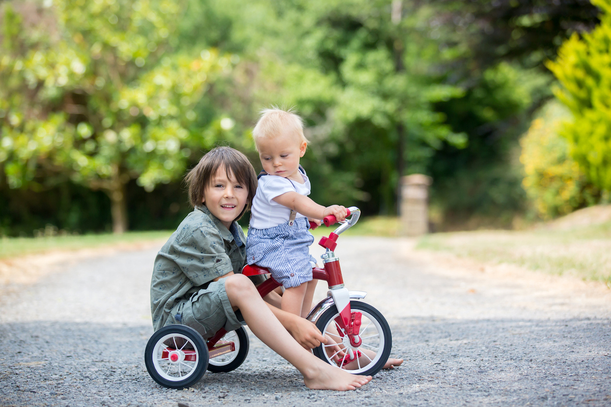 2歳児が乗れるおすすめの三輪車8選！買う前に考えたい3つのこと | cocoiro（ココイロ）
