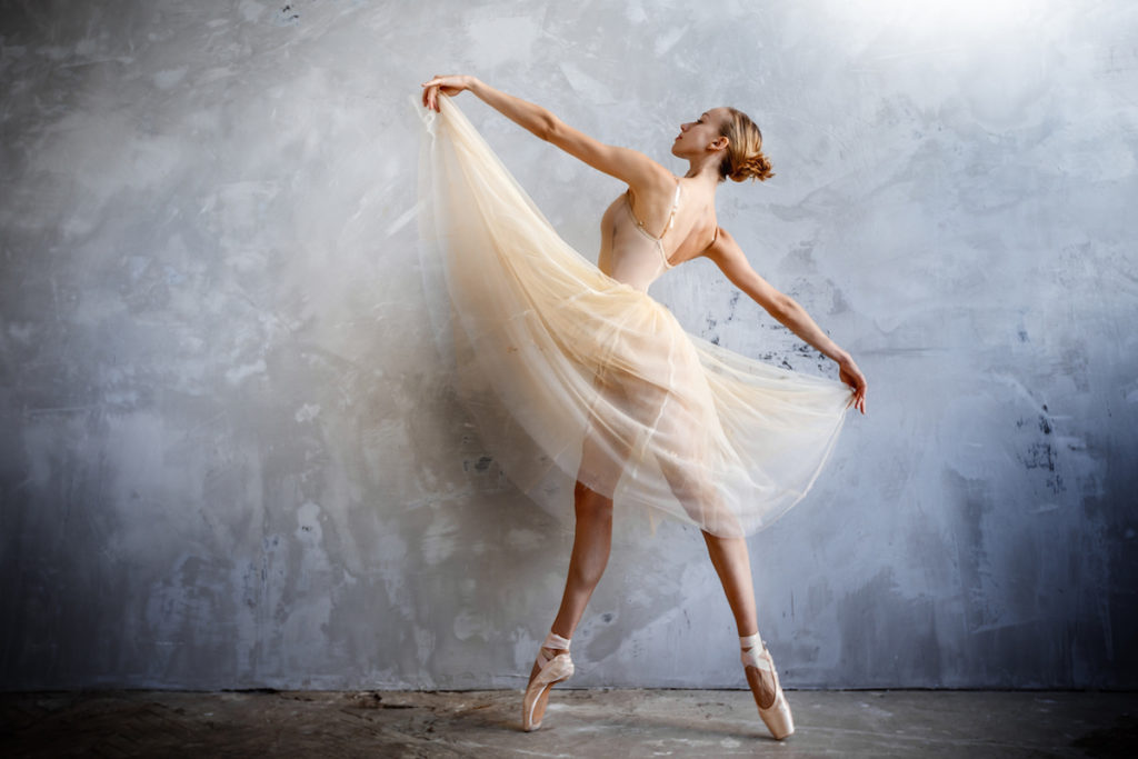 バレエの基本 アラベスク 美しく見せるためのポイントを紹介 Cocoiro ココイロ