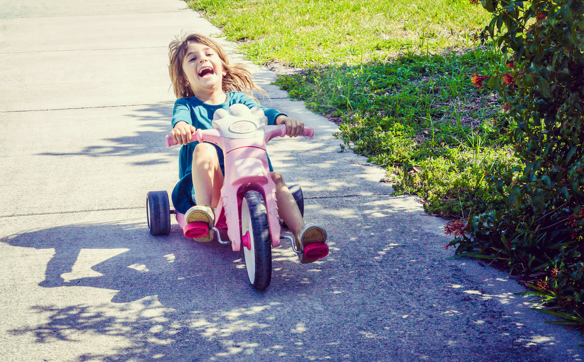 3歳児が乗れるおすすめの三輪車7選！三輪車が向いている子の特徴 | cocoiro（ココイロ）